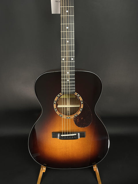 Eastman E2OM-DLX-SB -
