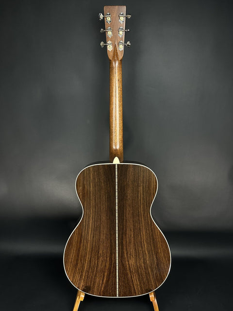 Martin OM-28 -