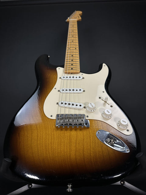 Pre-Owned Fender Custom Shop Masterbilt Chris Fleming 1956 Stratocaster - 3-Color Sunburst -