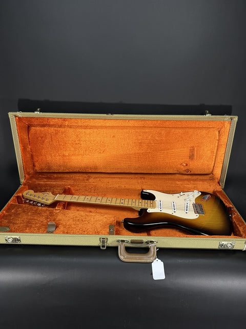 Pre-Owned Fender Custom Shop Masterbilt Chris Fleming 1956 Stratocaster - 3-Color Sunburst -