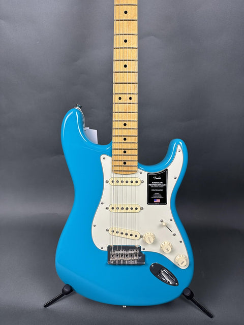 Fender American Professional II Stratocaster - Miami Blue Maple Fingerboard - 