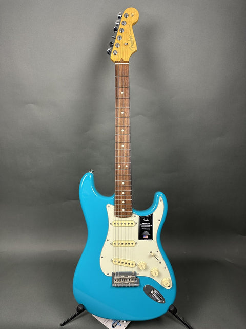 Fender American Professional II Stratocaster - Miami Blue Rosewood Fingerboard - 