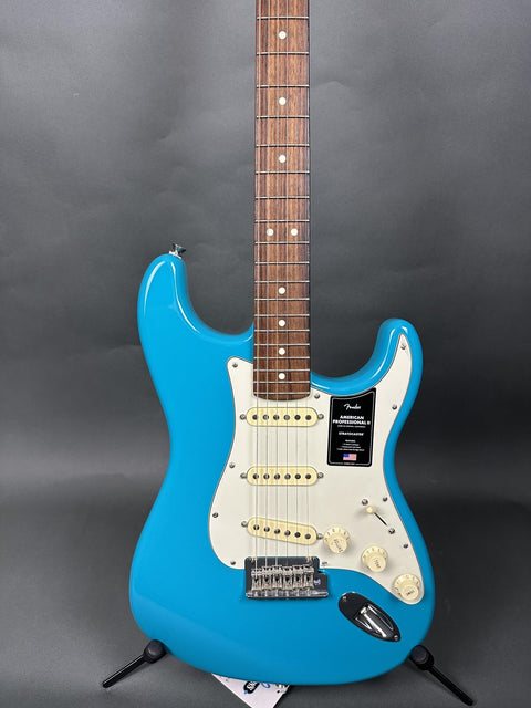 Fender American Professional II Stratocaster - Miami Blue Rosewood Fingerboard - 