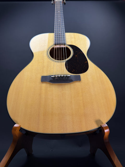 Martin 000-18
