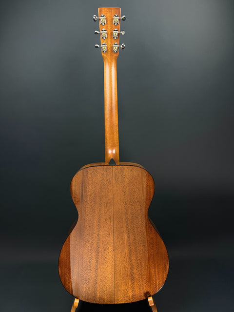 Martin 000-18